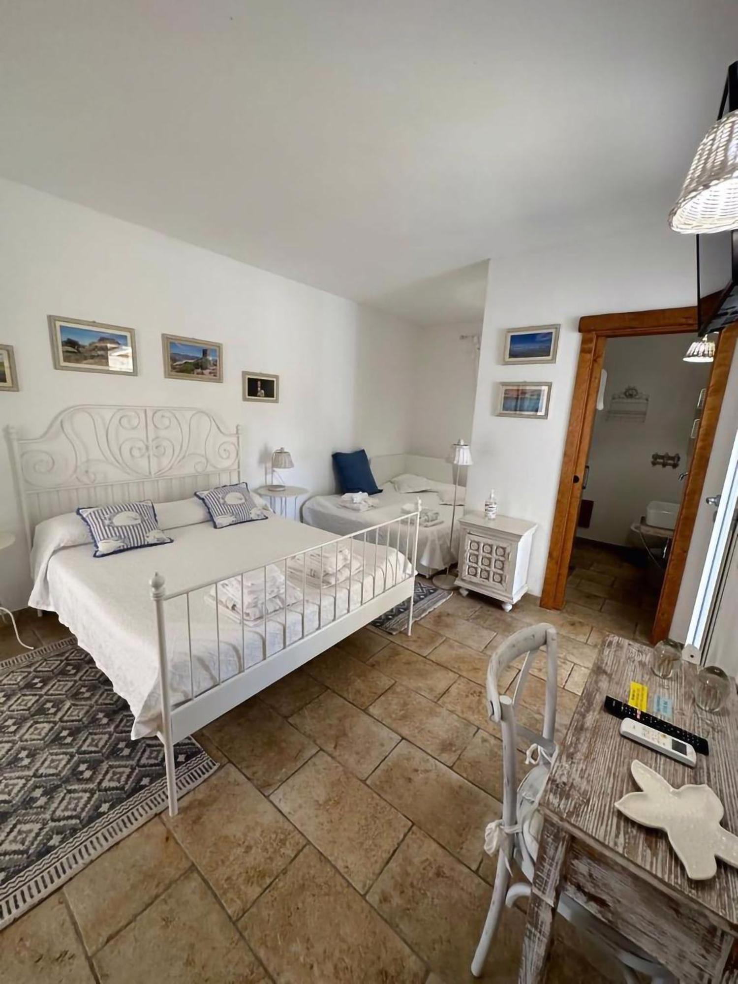Monti Russu Natural Guest House Алиенту Екстериор снимка