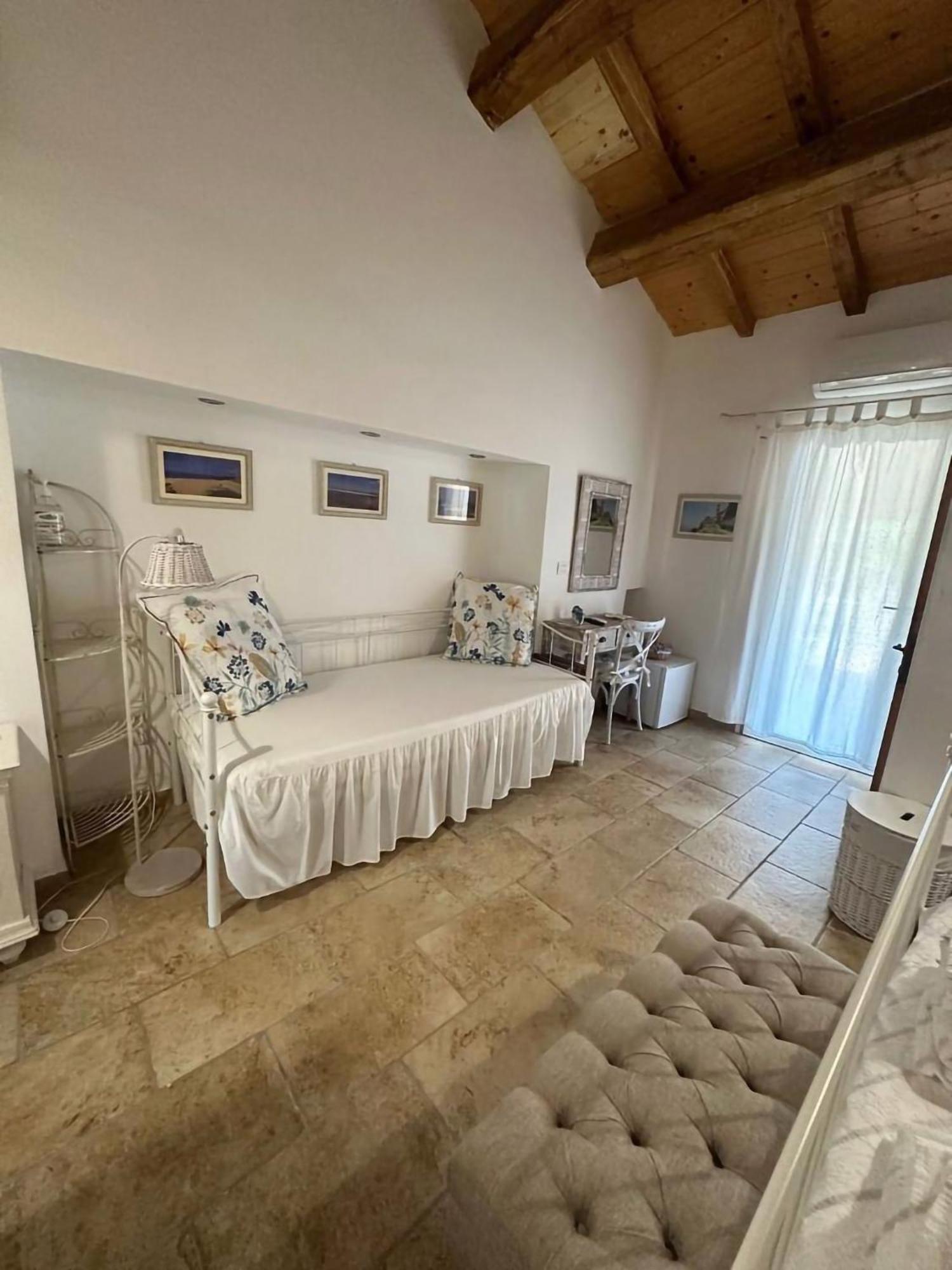 Monti Russu Natural Guest House Алиенту Екстериор снимка